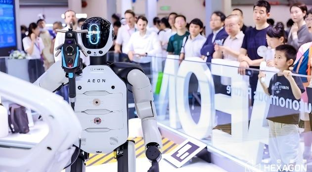 首秀即焦点：AEON亮相机器人大会，加速工业自主化进程